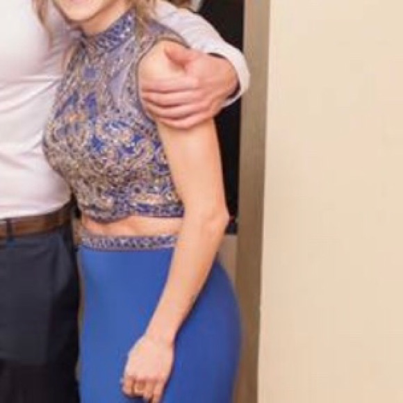 Prom dress - Picture 2 of 3